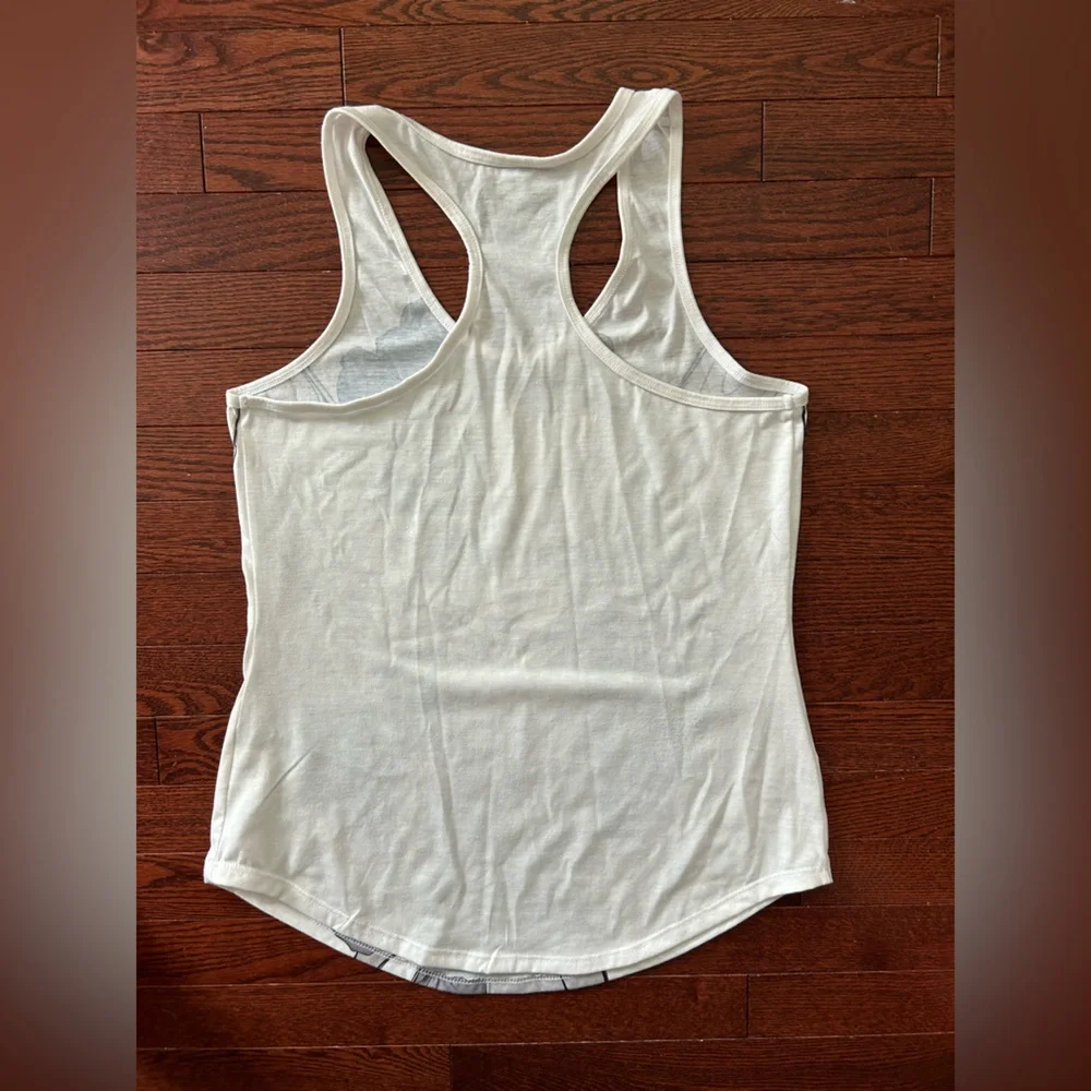 2/$20 EUC Hot Topic DISNEY women’s tank top size med - Picture 6 of 6